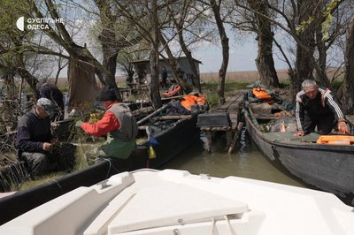 "Чоловіки воюють, на воду виходять жінки": як змінилася рибалка у Вилковому під час війни