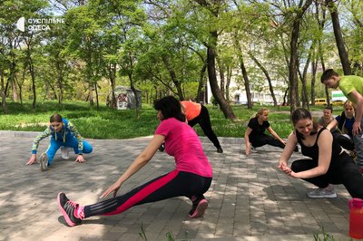 "Ми були, так скажемо, у самому пеклі": тренерка з Маріуполя проводить спортивні заняття в Одесі "Ми були, так скажемо, у самому пеклі": тренерка з Маріуполя проводить спортивні заняття в Одесі