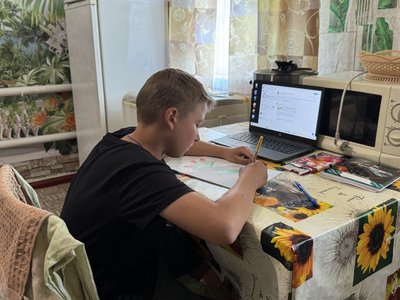 "Все добре, тільки додому хочеться". Як незнайомі люди допомогли облаштуватися родині з прикордоння Сумщини "Все добре, тільки додому хочеться". Як незнайомі люди допомогли облаштуватися родині з прикордоння Сумщини