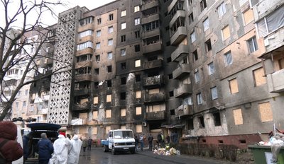 згарище, будинок після атаки згарище, будинок після атаки