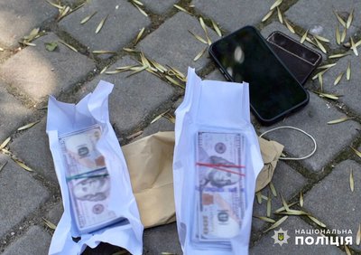 Продавали автівки, ввезені під виглядом гуманітарної допомоги: на Одещині викрили громадську організацію Продавали автівки, ввезені під виглядом гуманітарної допомоги: на Одещині викрили громадську організацію