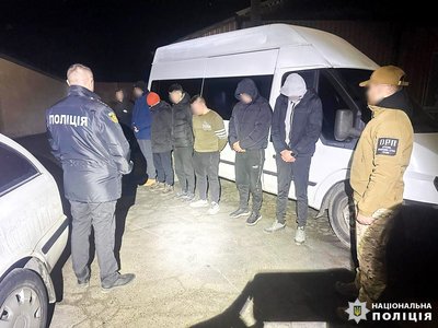 За переправлення через кордон дев'яти чоловіків судитимуть жителів Рівненщини
