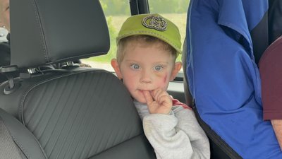 "У дитини приступи епілепсії від вибухів": як евакуюють населення з прифронтової Іванівки "У дитини приступи епілепсії від вибухів": як евакуюють населення з прифронтової Іванівки