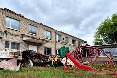 У них не лунає останній дзвоник. Школи Донеччини після обстрілів РФ: фотодобірка У них не лунає останній дзвоник. Школи Донеччини після обстрілів РФ: фотодобірка