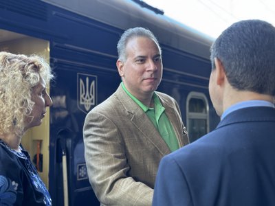 Віцепремʼєр-міністр із закордонних та європейських справ Чорногорії Філіп Іванович прибув на залізничний вокзал у Києві зранку 15 липня 2026 року
