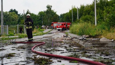 "Бачив великий гриб із диму": жителі Канева розповіли про атаку "шахедів" "Бачив великий гриб із диму": жителі Канева розповіли про атаку "шахедів"