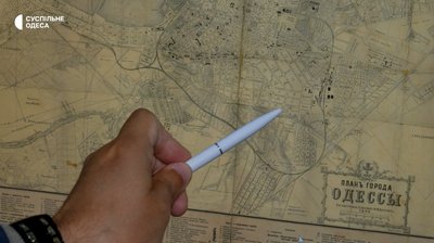 "Внизу багато сміття": у якому стані зливова система під вулицею Балківська "Внизу багато сміття": у якому стані зливова система під вулицею Балківська