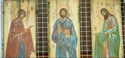Створені на ящиках з-під набоїв: у Хмельницькому представили виставку ікон Створені на ящиках з-під набоїв: у Хмельницькому представили виставку ікон