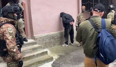 Вимагав гроші в тернополянина