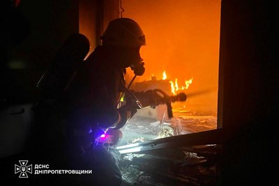 У Дніпрі під час пожежі в лікарні загинула людина, девʼятьох людей врятували У Дніпрі під час пожежі в лікарні загинула людина, девʼятьох людей врятували