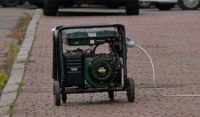 "Потрібно терпіти": як черкасці пристосовуються до відключень електроенергії "Потрібно терпіти": як черкасці пристосовуються до відключень електроенергії
