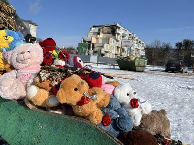У Полтаву привезли віконні конструкції для заміни у будинках, пошкоджених під час обстрілу 1 лютого У Полтаву привезли віконні конструкції для заміни у будинках, пошкоджених під час обстрілу 1 лютого