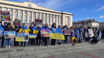 "Ми пам'ятаємо про кожного": у Черкасах відбулася акція на підтримку полонених "Ми пам'ятаємо про кожного": у Черкасах відбулася акція на підтримку полонених