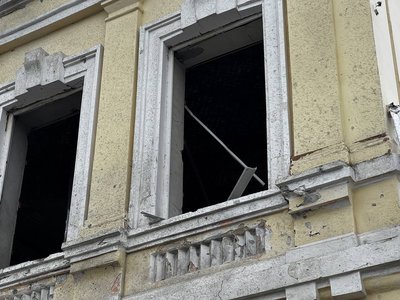 У П'ятихатках на Дніпропетровщині через удар РФ пошкоджено залізничну станцію У П'ятихатках на Дніпропетровщині через удар РФ пошкоджено залізничну станцію