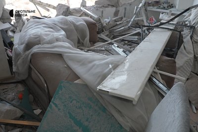 "Закрила очі і побачила спалах": історія пари, яка пережила влучання дрона у свою квартиру "Закрила очі і побачила спалах": історія пари, яка пережила влучання дрона у свою квартиру