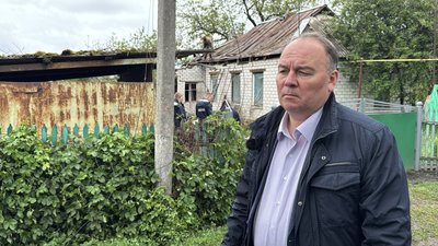 "Летить прямо нам в вікно": що розповіли жителі Полтавщини про атаку БпЛА на Глобине "Летить прямо нам в вікно": що розповіли жителі Полтавщини про атаку БпЛА на Глобине