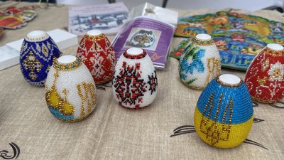 Долучилися понад 60 підприємців: в Ужгороді триває великодній ярмарок Долучилися понад 60 підприємців: в Ужгороді триває великодній ярмарок