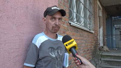 Великі черги біля ЦНАПу, ТЦК та поліклінік: як військовозобов'язані в Житомирі оновлюють дані Великі черги біля ЦНАПу, ТЦК та поліклінік: як військовозобов'язані в Житомирі оновлюють дані