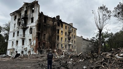 П'ятиповерхівка у центрі Краматорська Донецька область 4 серпня 2025 рік П'ятиповерхівка у центрі Краматорська Донецька область 4 серпня 2025 рік