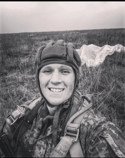 У Житомирі загиблому військовому Андрію Лінійчуку відкрили меморіальну дошку У Житомирі загиблому військовому Андрію Лінійчуку відкрили меморіальну дошку