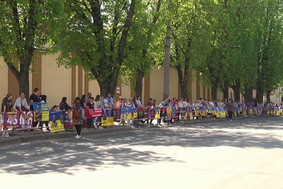 До акції долучилися більше сотні людей До акції долучилися більше сотні людей