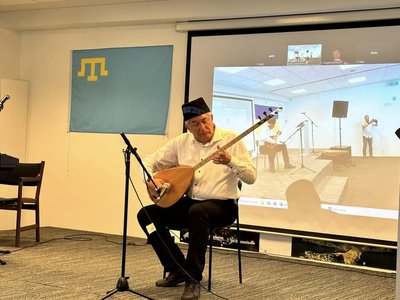 "Eki bayraq - bir memleket": Belçikada Qırımtatar bayrağı kününe bağışlanğan tedbir keçiruldi "Eki bayraq - bir memleket": Belçikada Qırımtatar bayrağı kününe bağışlanğan tedbir keçiruldi