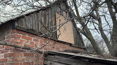 Іжевка забиті вікна будинок Костянтинівська громада Донецька область 3 лютого 2025 рік Іжевка забиті вікна будинок Костянтинівська громада Донецька область 3 лютого 2025 рік