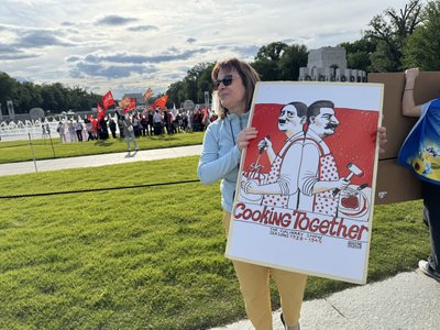 У Вашингтоні українці та громадяни США вийшли на акцію протесту проти ходи "Безсмертного полку" У Вашингтоні українці та громадяни США вийшли на акцію протесту проти ходи "Безсмертного полку"