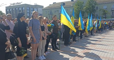У Рівному прощалися з військовими Єгором Мухою, Максимом Хохловим та Олександром Назаром У Рівному прощалися з військовими Єгором Мухою, Максимом Хохловим та Олександром Назаром
