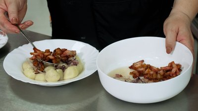 Картопляні кнедлі по-омелянськи: рецепт від господинь Рівненщини Картопляні кнедлі по-омелянськи: рецепт від господинь Рівненщини