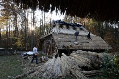 У львівському скансені реставрують церкву та стодолу У львівському скансені реставрують церкву та стодолу
