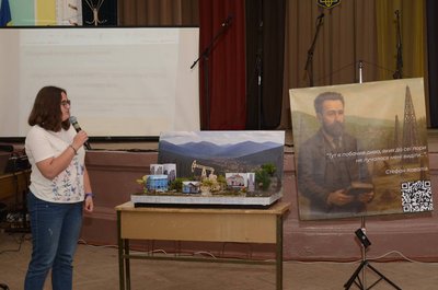 Лідія Мазурчак презентує проєкт Лідія Мазурчак презентує проєкт