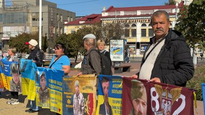 «Під час ротації їх атакували дрони»: акція на підтримку полонених та зниклих безвісти відбулася у Хмельницькому «Під час ротації їх атакували дрони»: акція на підтримку полонених та зниклих безвісти відбулася у Хмельницькому