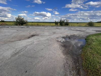 У Великому Тростянці на Полтавщині місцеві скаржаться на розбиту дорогу У Великому Тростянці на Полтавщині місцеві скаржаться на розбиту дорогу