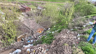 Несанкціоноване сміттєзвалище в Олександрівському районі Запоріжжя: що відомо Несанкціоноване сміттєзвалище в Олександрівському районі Запоріжжя: що відомо