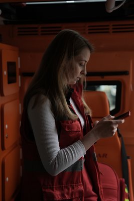 "Я бачу потерпілих і страх зникає". Історія лікарки швидкої медичної допомоги Олександри Рябцевої "Я бачу потерпілих і страх зникає". Історія лікарки швидкої медичної допомоги Олександри Рябцевої