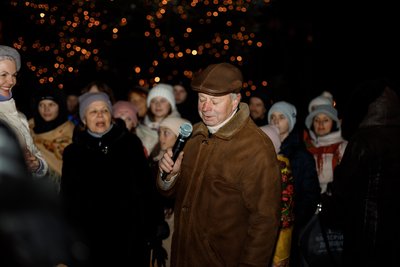У центрі Львова засвітили головну ялинку міста У центрі Львова засвітили головну ялинку міста