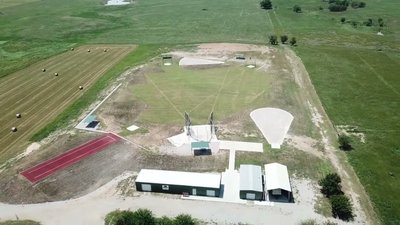 Спортивний клуб Milican Field - саме тут відбувалися змагання з метань в Оклахомі Спортивний клуб Milican Field - саме тут відбувалися змагання з метань в Оклахомі