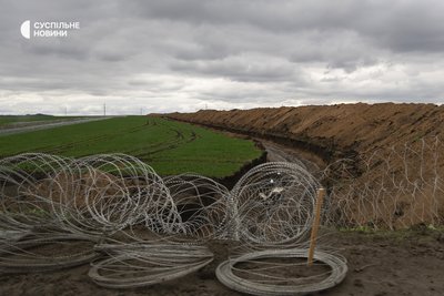 Протитанковий рів та захисні укріплення на Дніпропетровщині, квітень 2026 року Протитанковий рів та захисні укріплення на Дніпропетровщині, квітень 2026 року