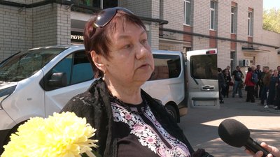 У Чернігові попрощались із головним редактором газети "Гарт", лауреатом Шевченківської премії Дмитром Івановим У Чернігові попрощались із головним редактором газети "Гарт", лауреатом Шевченківської премії Дмитром Івановим