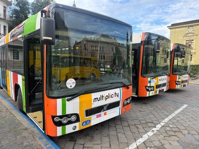 Автобуси, які передали у Чернівці з Люксембурга Автобуси, які передали у Чернівці з Люксембурга