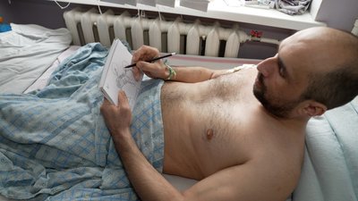 Боєць із Закарпаття, який пережив удар FPV-дрона, проходить реабілітацію на Вінниччині Боєць із Закарпаття, який пережив удар FPV-дрона, проходить реабілітацію на Вінниччині