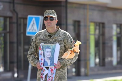 Поховали у день народження: на Черкащині попрощались з військовослужбовцем Поховали у день народження: на Черкащині попрощались з військовослужбовцем