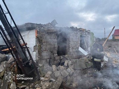 РФ атакувала дронами Київщину, поранені пʼять людей з однієї родини РФ атакувала дронами Київщину, поранені пʼять людей з однієї родини