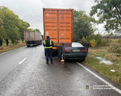 На Одещині сталася ДТП за участю вантажівки: загинула жінка На Одещині сталася ДТП за участю вантажівки: загинула жінка