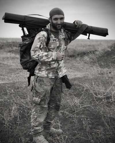 Kıyivde meydanğa Qırımdan Ukrayina Qaramanı Svâtoslav Aleksandropolskıynıñ adını bermege teklif eteler