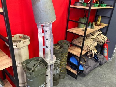Снаряди, які вилучали під час розмінування, виставлені у Центрі координації протимінної діяльності, Харків Снаряди, які вилучали під час розмінування, виставлені у Центрі координації протимінної діяльності, Харків