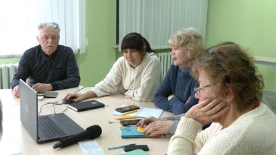 "Не хочемо відставати від онуків": у Черкасах навчають користуватися штучним інтелектом "Не хочемо відставати від онуків": у Черкасах навчають користуватися штучним інтелектом
