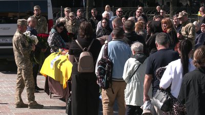 Із військовим Олександром Юрьєвим, якого вважали зниклим безвісти, попрощались у Рівному Із військовим Олександром Юрьєвим, якого вважали зниклим безвісти, попрощались у Рівному