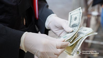 2000 доларів за звільнення від служби: на Одещині на хабарі затримали військового 2000 доларів за звільнення від служби: на Одещині на хабарі затримали військового